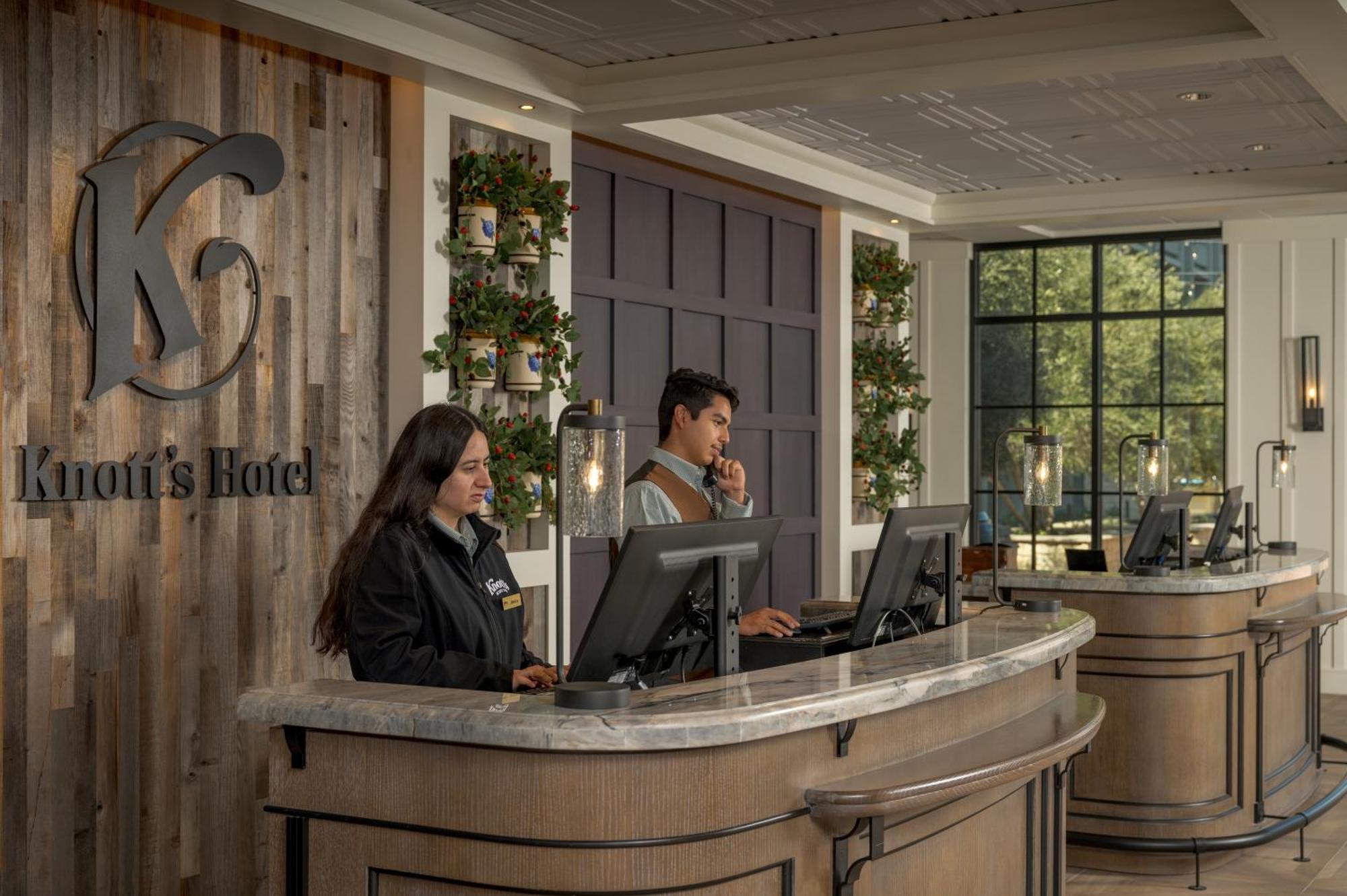 בואנה פארק Knott'S Hotel מראה חיצוני תמונה
